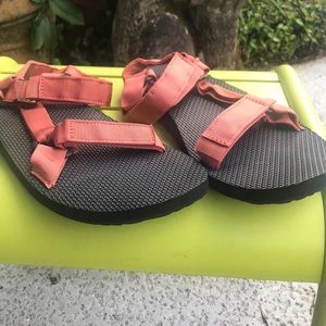 Men’s sandals